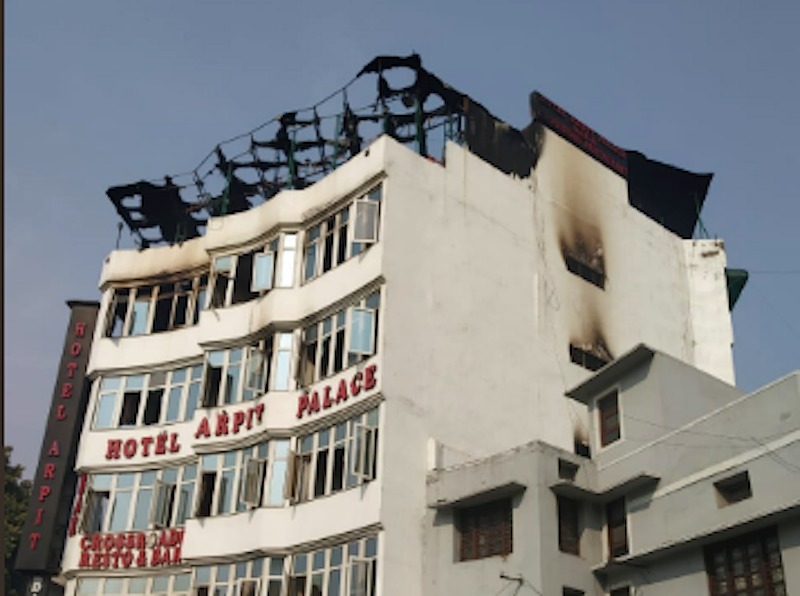 New Delhi hotel fire