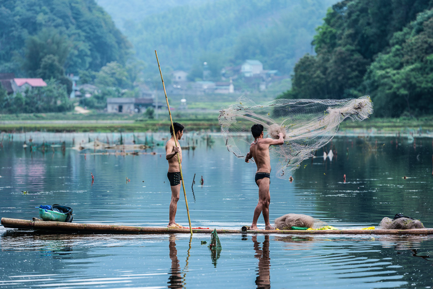 fishermen at Ba Be Lake Vietnam, Community tourism