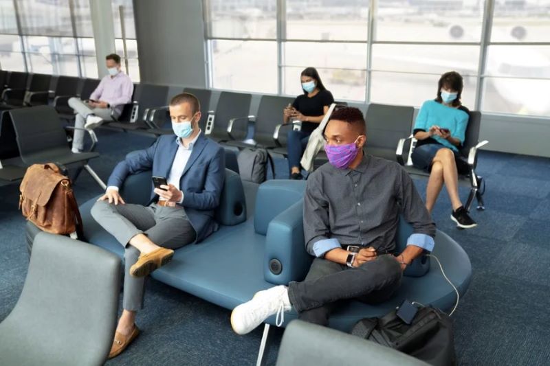 United Airlines face mask